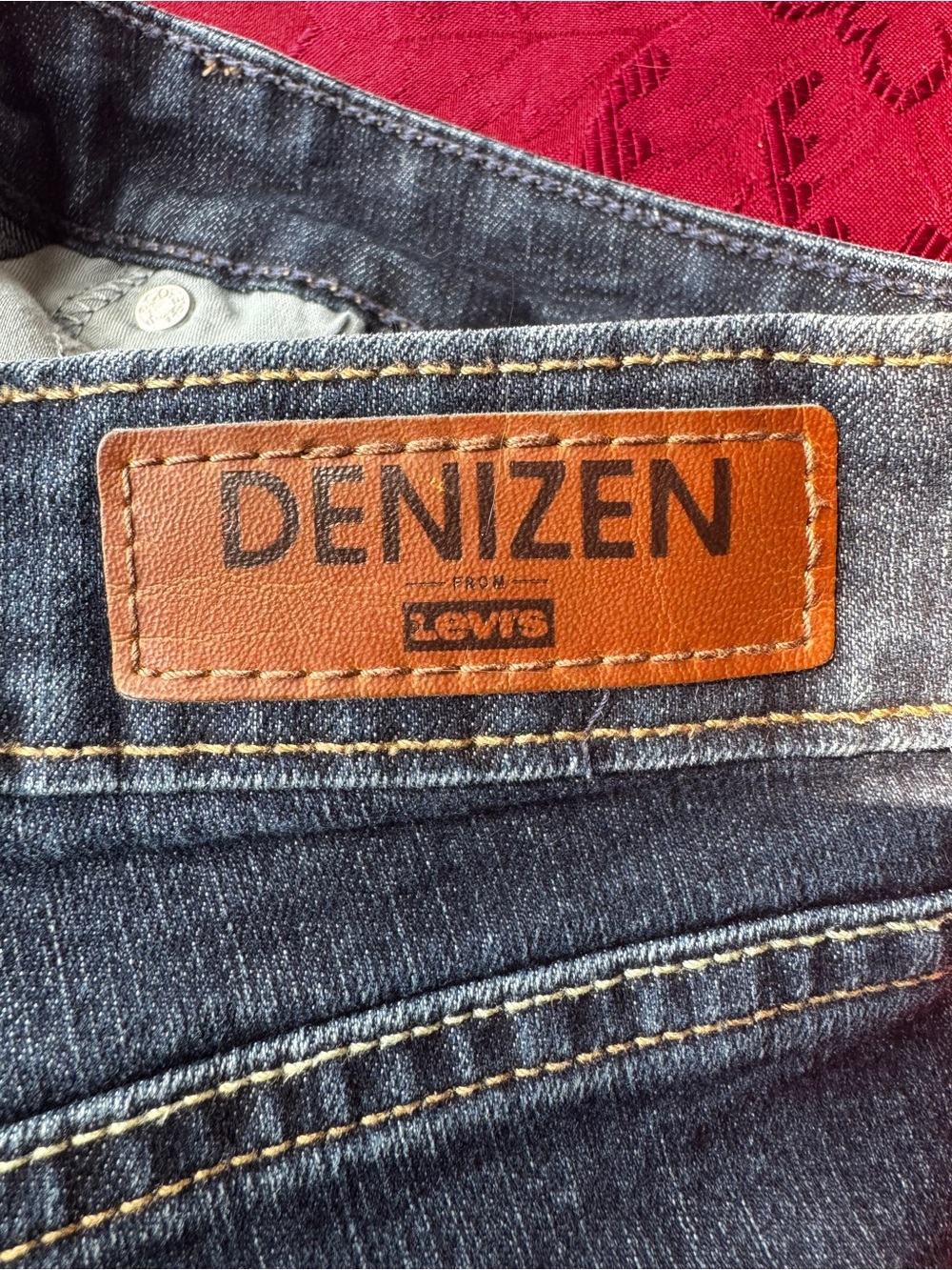 Levi’s Women's Dark Blue Stretch Denim Jeans - Picture 2 of 7
